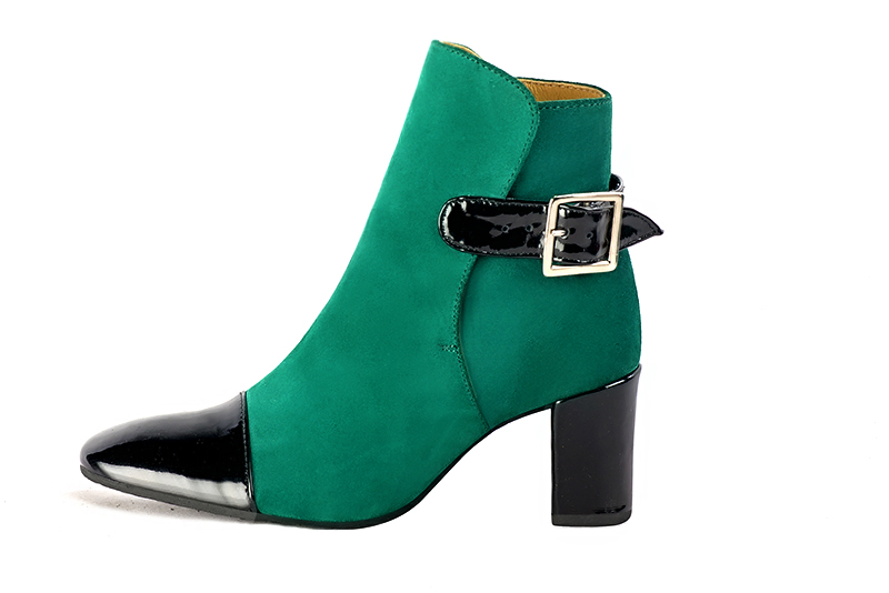 Gloss black and emerald green women's ankle boots with buckles at the back. Round toe. Medium block heels. Profile view - Florence KOOIJMAN